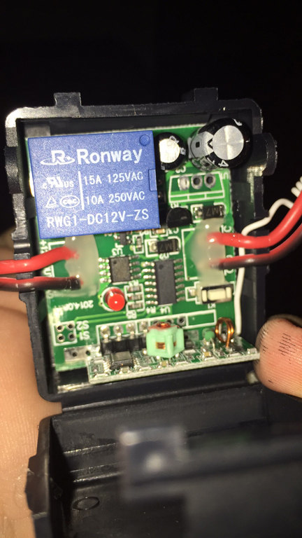 After connecting the wireless switch to the lights and the vehicle battery, it was a piece of cake to tether it to the included wireless remotes.